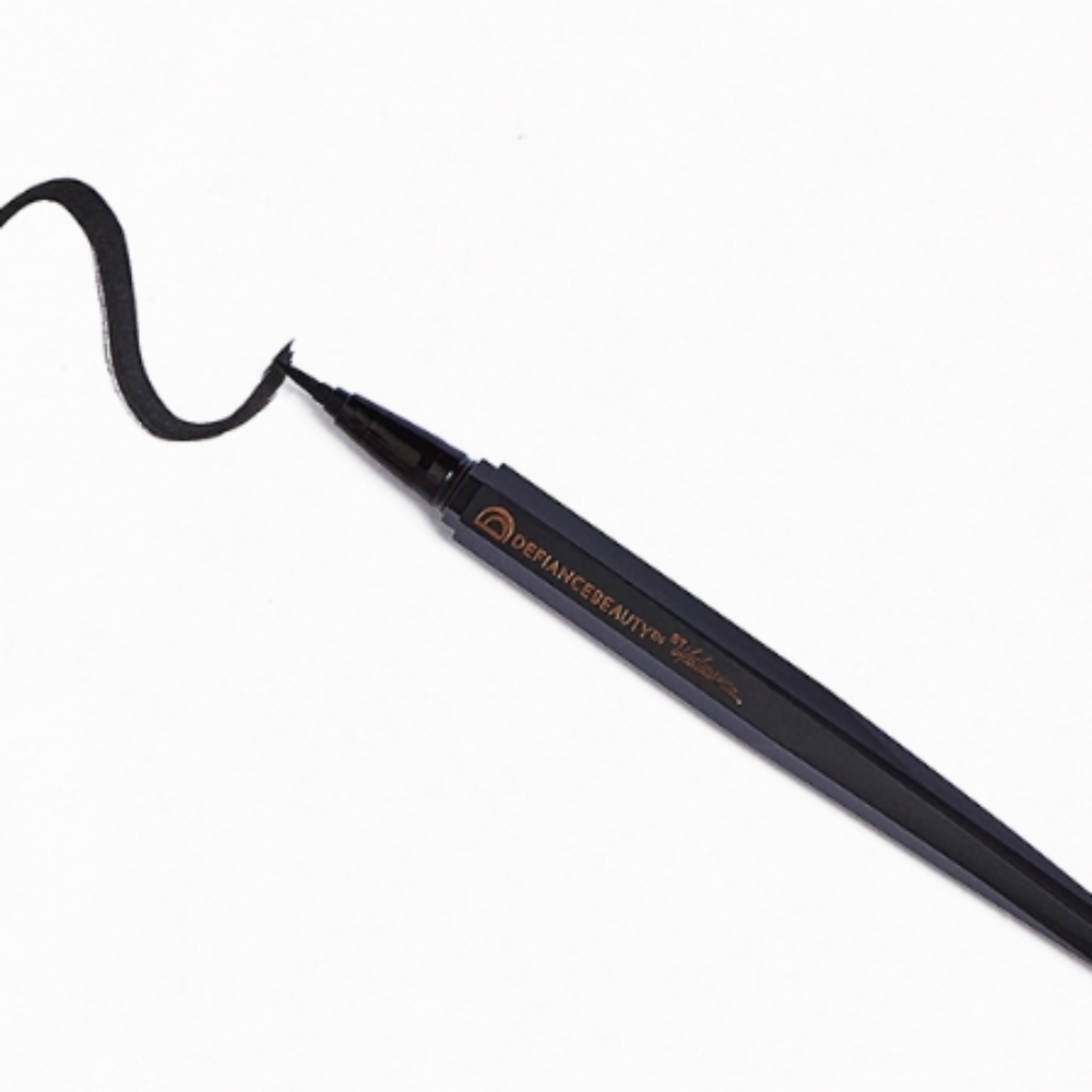 🆕️DEFIANCE BEAUTY Infinity Liquid Eyeliner in Enigma Carbon Black